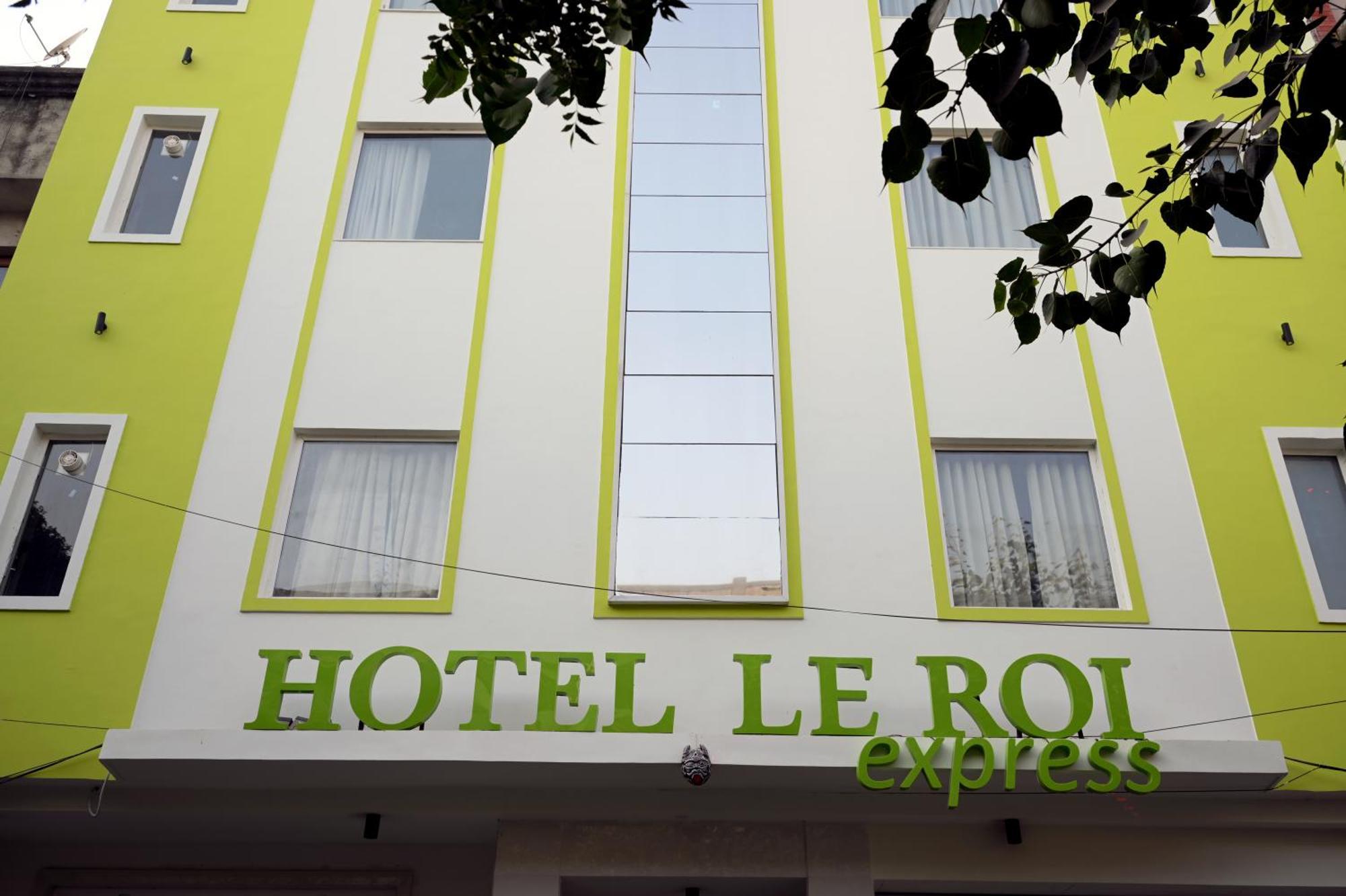 Hotel Le Roi Express Karol Bagh Deli Exterior foto